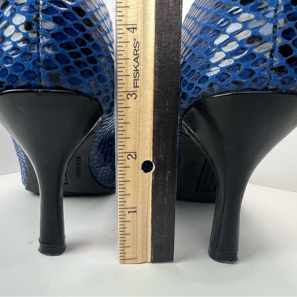 Christian Siriano blue & black snake skin heels - Picture 2 of 5